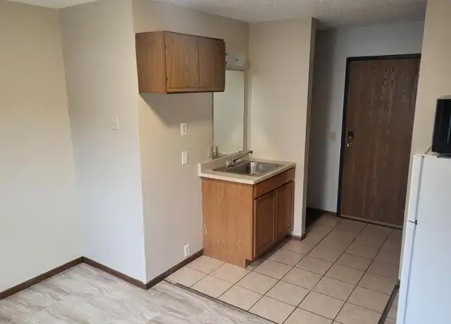 Property at 527 8th Ave S, Saint Cloud, MN, 56301, 1 bed, 1 bath, [object Object]