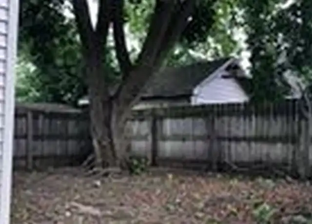 Property at 412 E Lawrence St, Mishawaka, IN, 46545, 2 beds, 1.5 baths, [object Object]