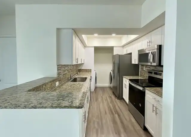 Property at 16800 N Bay Rd Unit 607, Sunny Isles Beach, FL, 33160, 1 bed, 1 bath, [object Object]