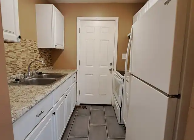 Property at 4325 Fair Oaks Rd Unit 1, Dayton, OH, 45405, 1 bed, 1 bath, [object Object]