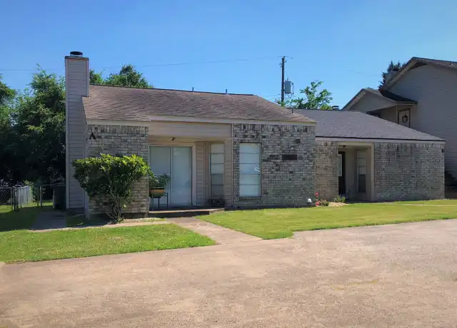 Property at 2616 Pecan Ridge Dr Unit B, Bryan, TX, 77802, 2 beds, 1 bath, [object Object]