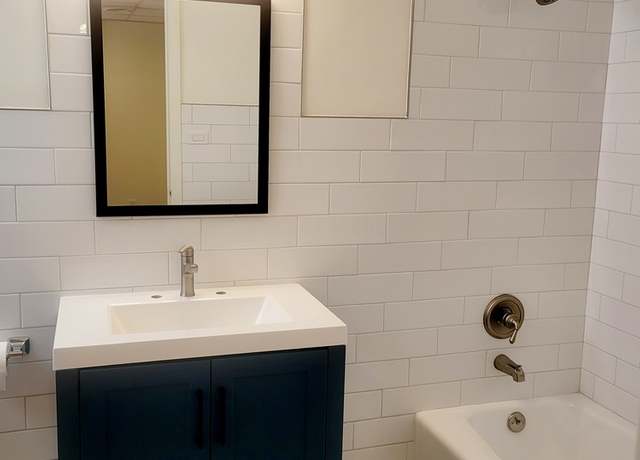 Photo of 8537 W Foster Ave Unit G, Chicago, IL 60656
