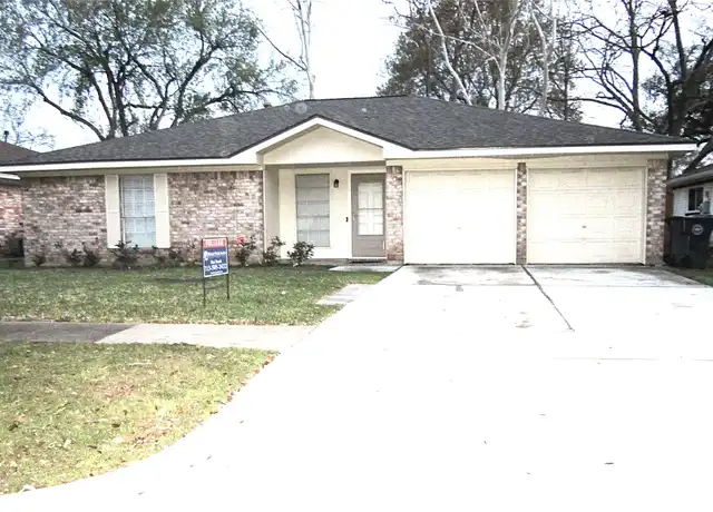 Property at 13615 Elm Ct, Sugar Land, TX, 77498, 3 beds, 2 baths, [object Object]