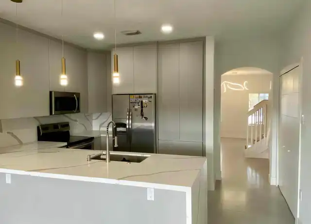 Property at 10850 NW 82nd Ter, Doral, FL, 33178, 3 beds, 2.5 baths, [object Object]