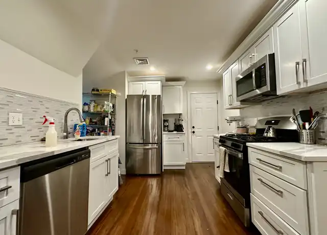 Property at 19-21 Bellevue St Unit 3, Waltham, MA, 02453, 3 beds, 1 bath, [object Object]
