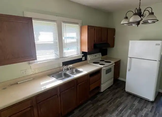 Property at 1604 W Selinger St Unit 1, Springfield, IL, 62702, 2 beds, 1 bath, [object Object]