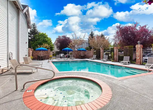 Photo of 11619 Canyon Rd E, Puyallup, WA 98373