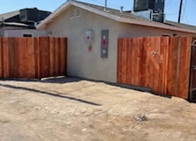 Property at 687 W Orange Ave Unit rear, El Centro, CA, 92243, 1 bed, 1 bath, [object Object]