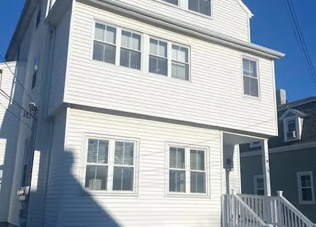 Property at 36 E Bowery St Unit 1, Newport, RI, 02840, 2 beds, 1 bath, [object Object]