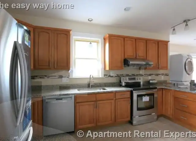 Property at 14 Bay State Ave Unit 2, Somerville, MA, 02144, 5 beds, 2 baths, [object Object]