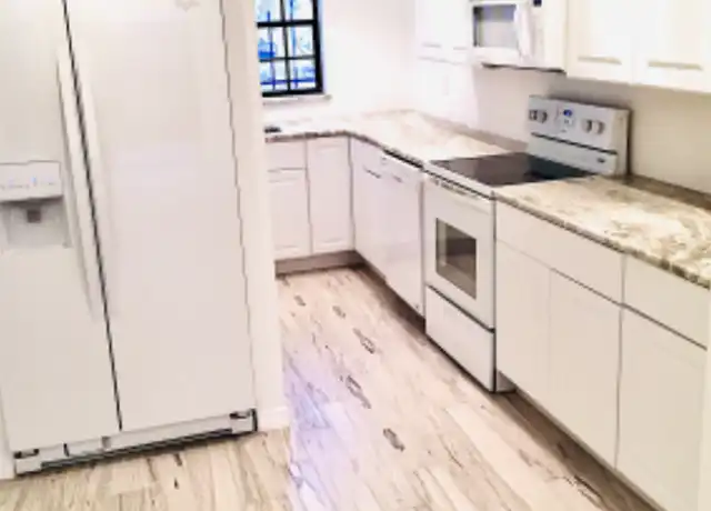 Property at 625 N Halifax Ave, Daytona Beach, FL, 32118, 2 beds, 2 baths, [object Object]