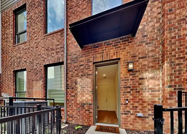 Property at 129 E Oscar Dr, Dallas, TX, 75203, 3 beds, 3 baths, [object Object]
