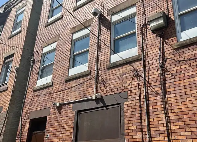 Property at 2029 De Ruad St Fl 1, Pittsburgh, PA, 15219, 1 bed, 1 bath, [object Object]