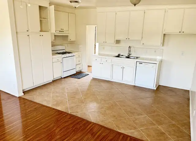 Property at 14942 Burbank Blvd, Sherman Oaks, CA, 91411, 2 beds, 2 baths, [object Object]