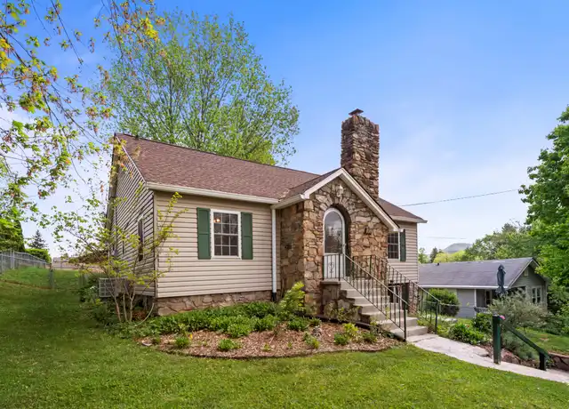 Property at 108 Patton Ave, Canton, NC, 28716, 2 beds, 1 bath, [object Object]