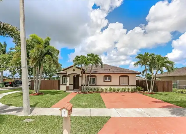 Property at 709 SE 14th Pl, Homestead, FL, 33033, 3 beds, 2.5 baths, [object Object]
