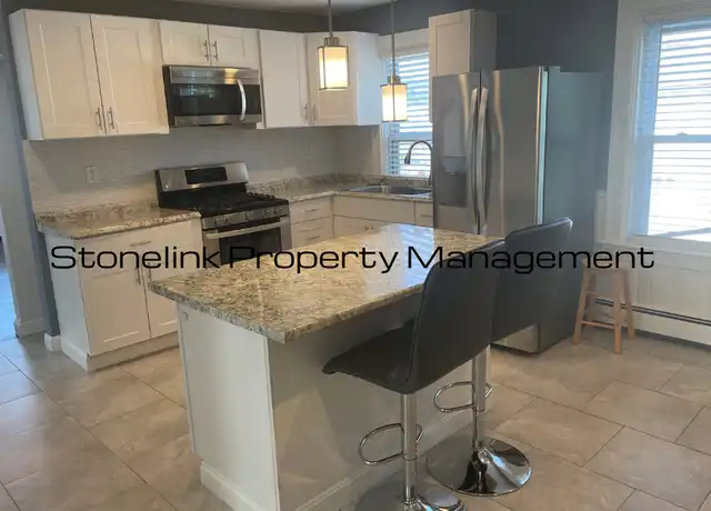 Property at 524 Warren Ave Unit 2, East Providence, RI, 02914, 3 beds, 1 bath, [object Object]