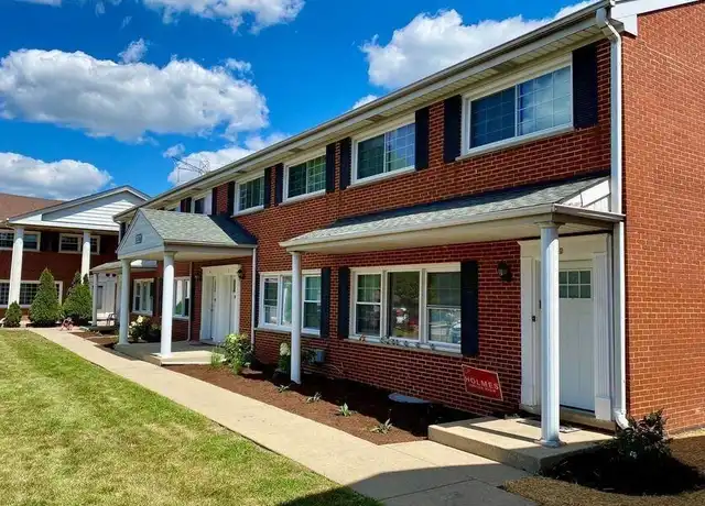 Property at 3025 Lynn Ct Unit A, Arlington Heights, IL, 60005, 3 beds, 1.5 baths, [object Object]