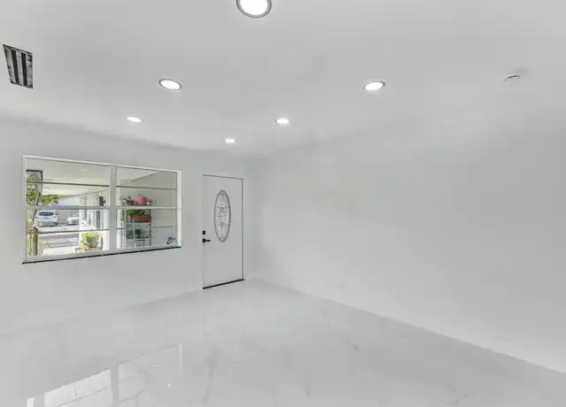 Property at 5310 NW 16th St Unit B, Lauderhill, FL, 33313, 2 beds, 1 bath, [object Object]