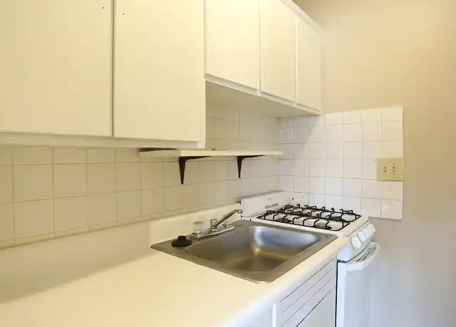 Property at Kenny Road Apartments - 1821 Kenny Rd, Columbus, OH, 43212, 1 bed, 1 bath, Contact for Price