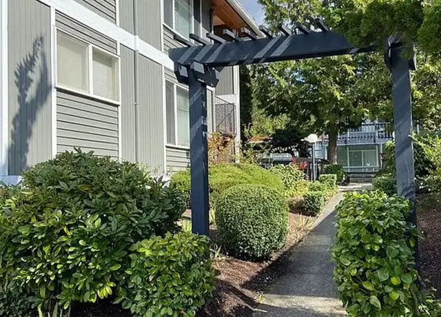 Property at Village Gardens - 550 102nd Ave SE, Bellevue, WA, 98004, 2 beds, 1 bath, [object Object]