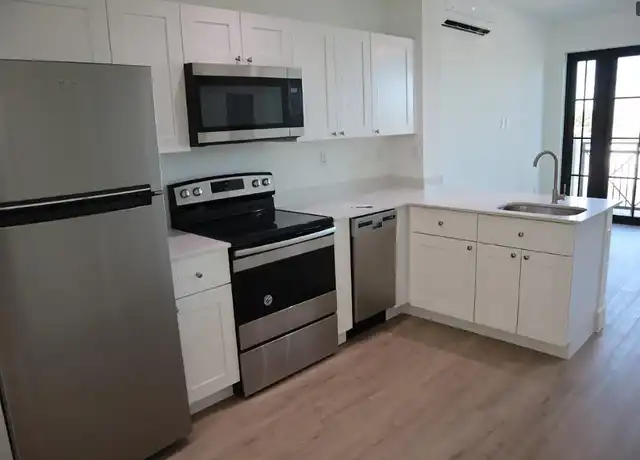 Property at 4100 Davie Rd #307, Davie, FL, 33314, 1 bed, 1 bath, [object Object]