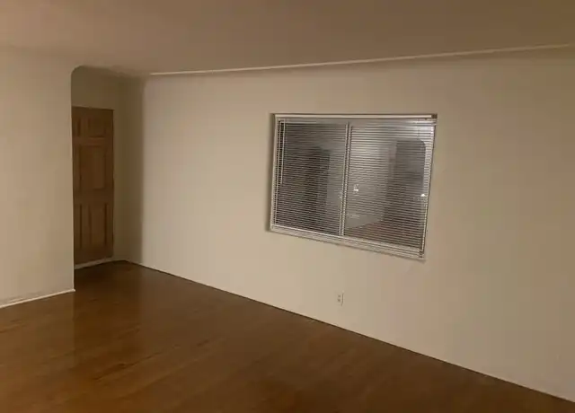Property at 406 Ridge Pl NE, Albuquerque, NM, 87106, 1 bed, 1 bath, [object Object]