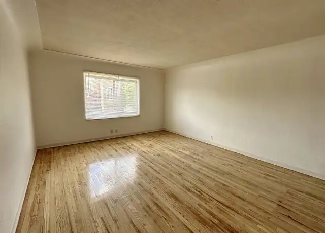 Property at 406 Ridge Pl NE, Albuquerque, NM, 87106, 1 bed, 1 bath, [object Object]