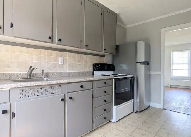 Property at 112 Eastern Ave, Augusta, ME, 04330, 2 beds, 1 bath, [object Object]