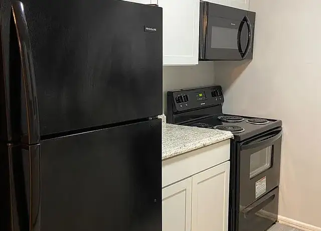 Photo of 1520 Woods Rd, Winston-Salem, NC 27106