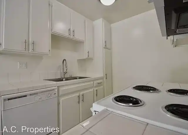 Property at 13019 Oxnard St, Van Nuys, CA, 91401, 1-2 bed, 1-2 bath, [object Object]
