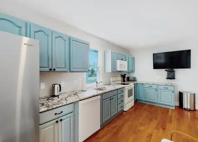 Property at 5 Chester Ave Unit 1, Waltham, MA, 02453, 4 beds, 2 baths, [object Object]