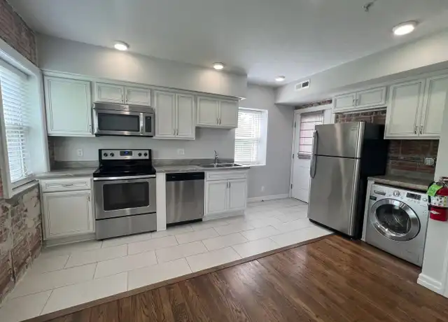 Property at 528 S 29th St Unit 105 Studio A515, Omaha, NE, 68105, 1 bed, 1 bath, [object Object]