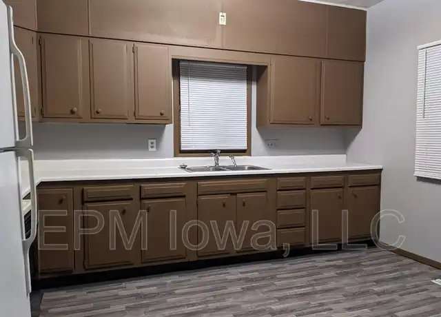 Property at 306 1/2 1st St SE, Oelwein, IA, 50662, 2 beds, 1.5 baths, [object Object]