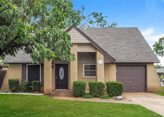 Property at 403 S Highland Dr, Mustang, OK, 73064, 3 beds, 1.5 baths, [object Object]