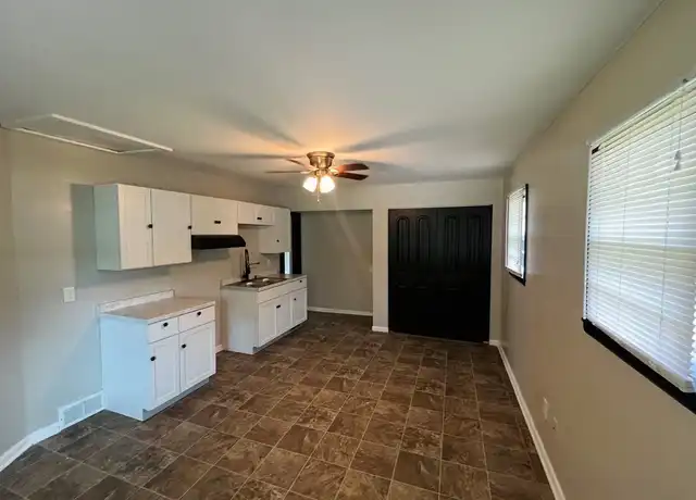 Property at 722 S College St Unit 1, Neosho, MO, 64850, 1 bed, 1 bath, [object Object]