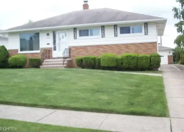 Property at 15400 Rowena Ave, Maple Heights, OH, 44137, 3 beds, 2 baths, [object Object]