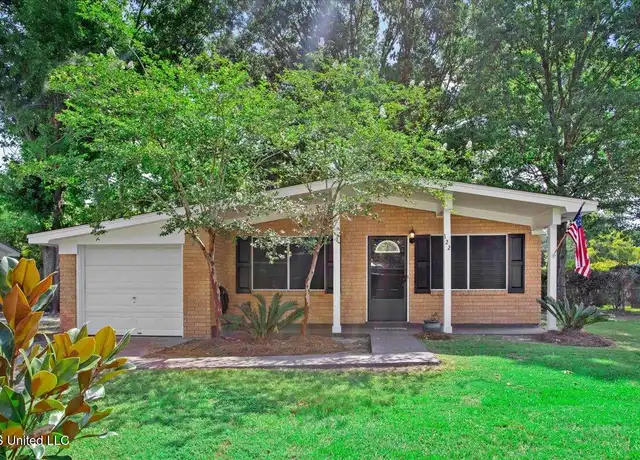 Property at 122 Clarence Dr, Gulfport, MS, 39503, 3 beds, 2 baths, [object Object]