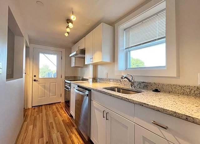 Photo of 278 Cabot St Unit 05, Beverly, MA 01915