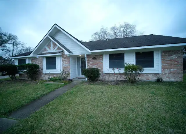 Property at 12618 Bexley Dr, Houston, TX, 77099, 4 beds, 2 baths, [object Object]