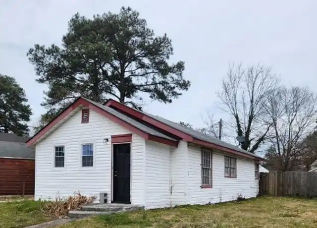 Property at 4 Worden Pl, Portsmouth, VA, 23702, 4 beds, 1 bath, [object Object]