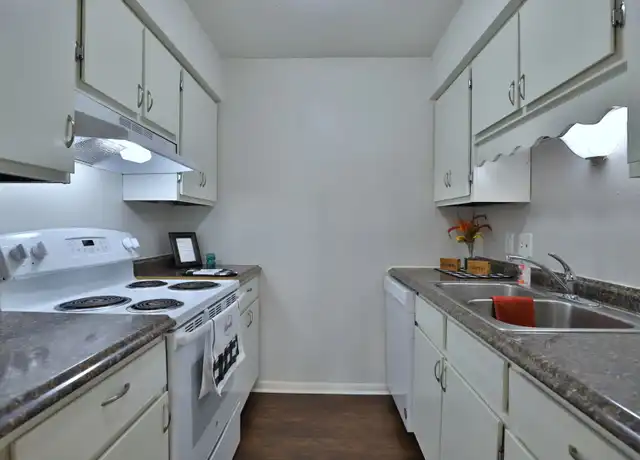 Property at 1420 W Glen Ave Apt 312, Peoria, IL, 61614, 2 beds, 1.5 baths, [object Object]