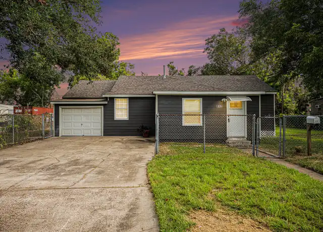 Property at 812 7th Ave N, Texas City, TX, 77590, 4 beds, 2 baths, [object Object]