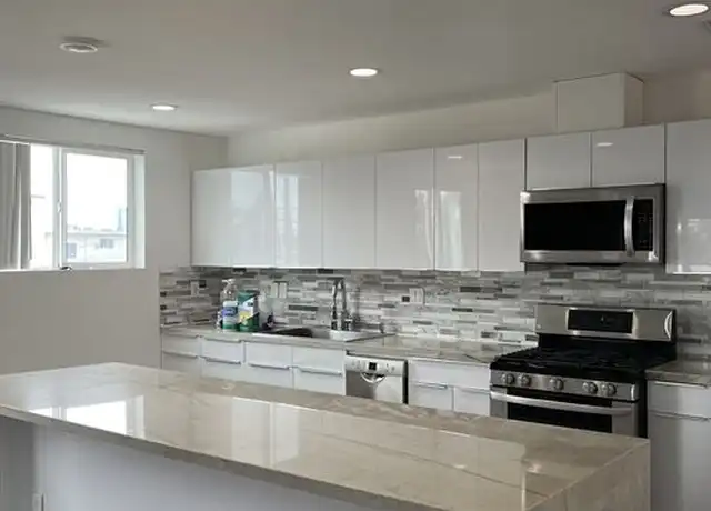 Property at 2121 S Burnside Ave, Los Angeles, CA, 90016, 5 beds, 4 baths, [object Object]