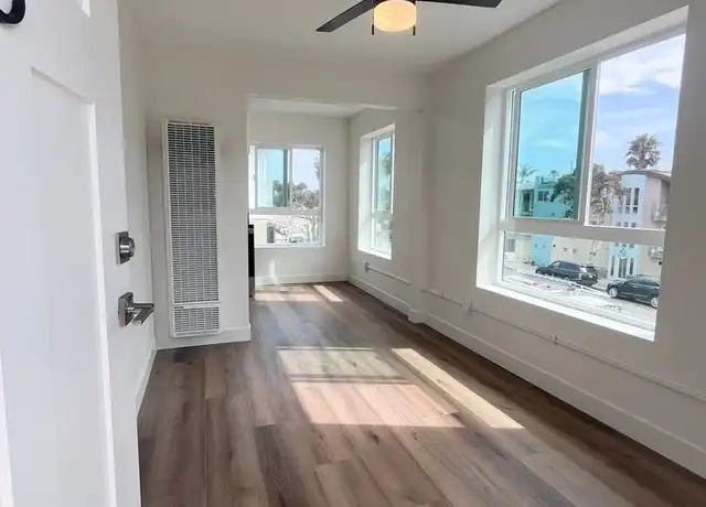 Property at 3540 Mission Blvd Apt 3, San Diego, CA, 92109, 1 bed, 1 bath, [object Object]