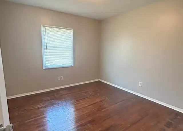 Property at 140 E Shelby Dr, Memphis, TN, 38109, 3 beds, 1 bath, [object Object]