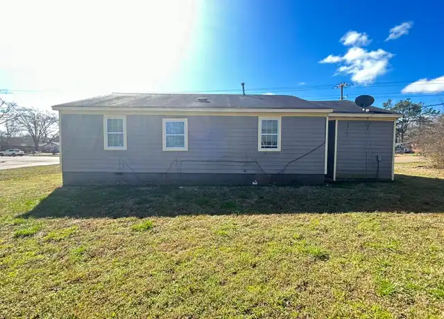 Property at 140 E Shelby Dr, Memphis, TN, 38109, 3 beds, 1 bath, [object Object]