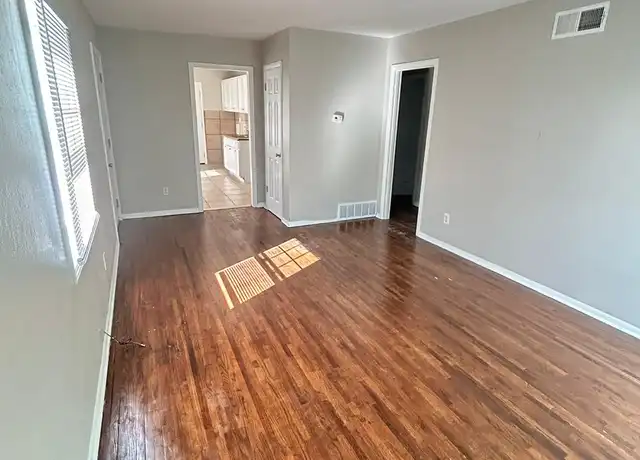 Property at 140 E Shelby Dr, Memphis, TN, 38109, 3 beds, 1 bath, [object Object]