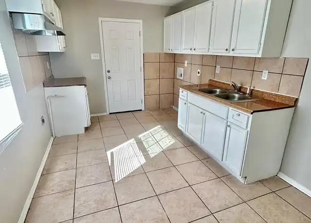 Property at 140 E Shelby Dr, Memphis, TN, 38109, 3 beds, 1 bath, [object Object]
