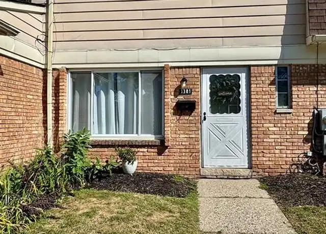 Property at 1381 Laurel Valley Dr, Waterford, MI, 48327, 2 beds, 1.5 baths, [object Object]